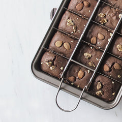 Deluxe Checkered Brownie Pan